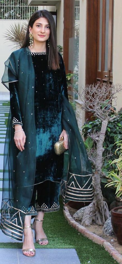 Valvet Shirts Designs, Velvet Plain Suit Design, Plain Velvet Dress Designs Pakistani, Simple Velvet Suit Design, Valvet Suite Design Simple, Plain Velvet Suit Design, Velvet Dress Designs Pakistani, Velvet Suit Designs Pakistani, Velvet Party Dress Classy