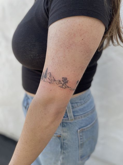 California landscape tattoo, california nature, mountain tattoo, nature tattoo, desert tattoo, detailed tattoo, dainty tattoo, fine line Small Travel Tattoos For Women, Travel Tattoo For Men, Traveler Tattoos, Travel Tattoos For Women, Small Travel Tattoos, Minimalist Travel Tattoo, Traveling Tattoos, Tattoo Ideas Travel, Tattoo Detailed