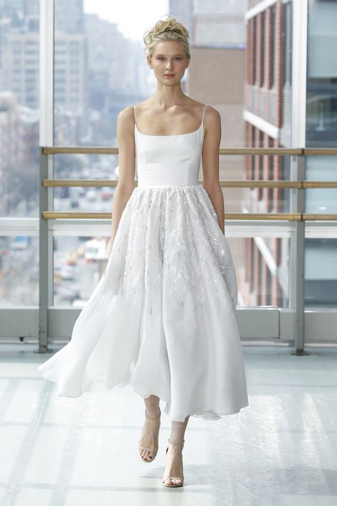 15 Ballerina Wedding Dresses That Are So on Pointe - WeddingWire Ballerina Wedding Dress, Beach Graphics, Ballet Wedding, Ballerina Wedding, Pnina Tornai Wedding Dress, Wedding Dress Beach, Midi Wedding Dress, Wedding Dress Gallery, Soft Beauty