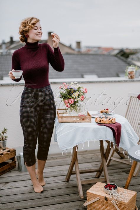 Balcony Picnic, Vintage Outfits 1940s, Vintage Outfits 80s, Vintage Outfits 70s, Vintage Outfits 50s, Vintage Outfits Classy, Picnic Outfit, Vintage Outfits 90s, Fashion 50s