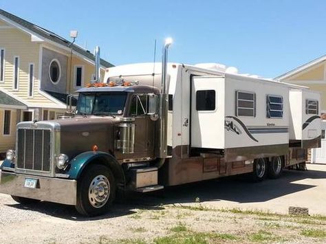 1994 Peterbilt Custom Toterhome -Custom-made RV features a Peter Built semi tractor (does NOT require CDL) that opens into a 32' 2004 Yellowstone Capri camper with 2 slide-outs. - See more at: http://www.rvregistry.com/used-rv/1006111.htm Cool Rvs, Homemade Camper, Rv Motorhomes, Rv Truck, Buying An Rv, Build A Camper, Custom Big Rigs, Cool Campers, Camper Caravan