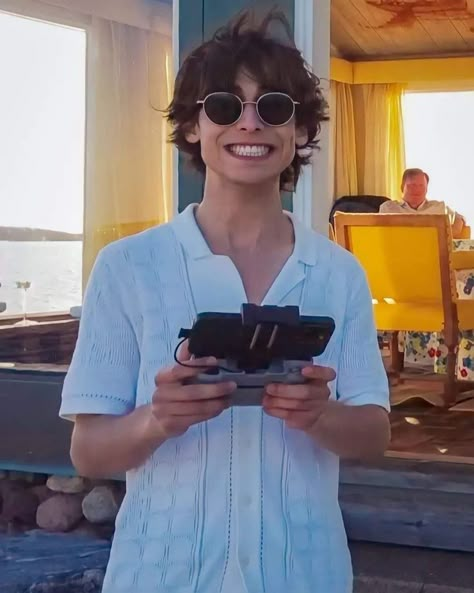 Cinco Hargreeves, Aiden Gallagher, Funny Umbrella, Star Boy, Best Umbrella, Under My Umbrella, كريستيانو رونالدو, Aidan Gallagher, Hottest Guy Ever