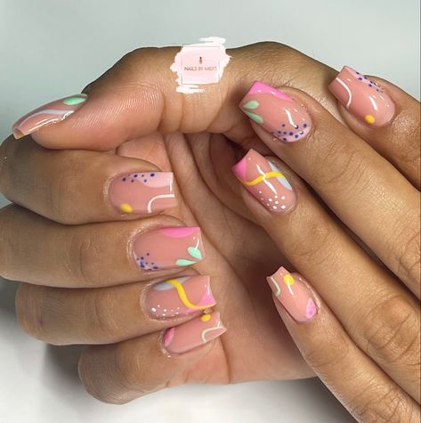 Gel Nails Ideas Short Abstract, Abstract Nail Tips, Ombre Abstract Nails, Cute Abstract Nail Designs, Spring Nails Abstract, Swirl Nail Designs Square, Square Gel Nail Designs For Summer, Easy Abstract Nails, Short Fun Nails Art Designs