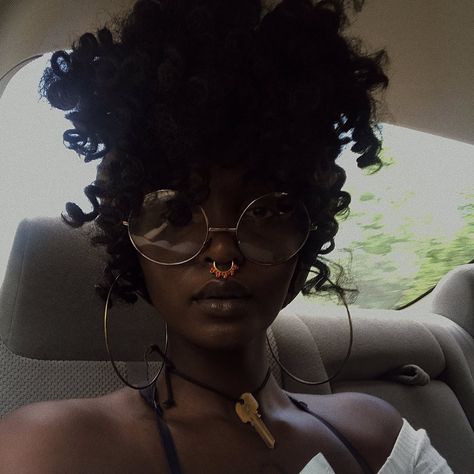 Hair Afro, Photographie Portrait Inspiration, Beautiful Shorts, Hair Reference, Short Natural Hair Styles, Aesthetic Hair, Juno, Black Is Beautiful, Black Women Hairstyles