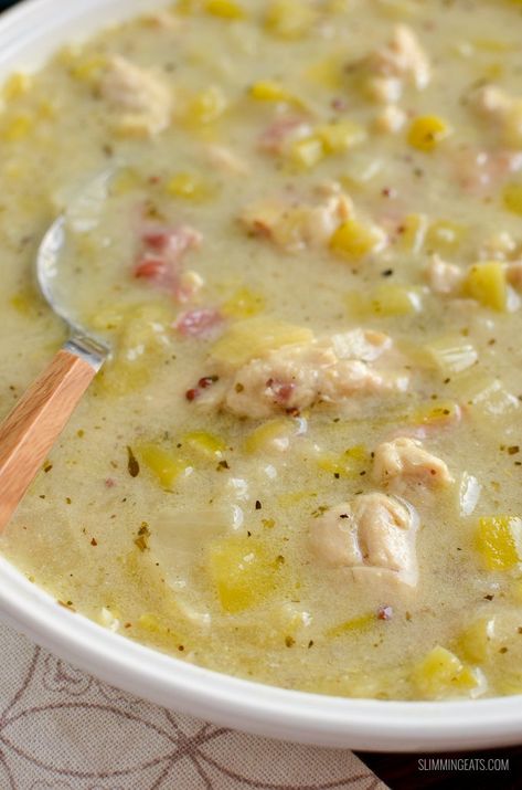 Chicken And Leek Soup, Chicken Leek Soup, Blended Soups, Tomatoe Soup, Leeks Soup Recipes, Soup Maker Recipes, Warm Soup Recipes, Leek Recipes, Homemade Soup Recipe