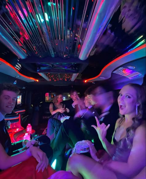 Party Limo Aesthetic, Prom Party Bus Aesthetic, After Prom Aesthetic, Prom After Party Themes, Senior Prom Aesthetic, Prom Transport Ideas, Sweet 16 Limo, Prom After Party Ideas, Prom Dance Aesthetic