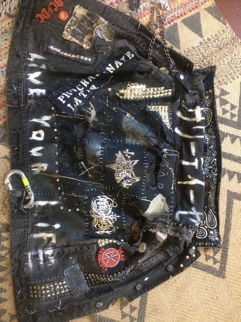 Crust Punk Pants, Alt Clothes Diy, Battle Skirt, Punk Patches Diy, Crust Pants, Punk Vest, Battle Vest, Punk Diy, Patch Clothes