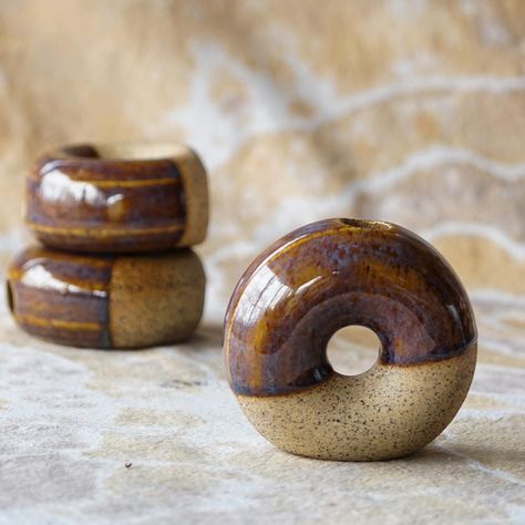 New donut vase color. Donut Pottery, Ceramic Donut Vase, Donut Vases, Donut Vase, Pottery Inspiration, Donut Shape, March 4, Ceramic Vase, Ceramic Pottery