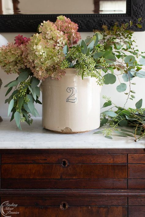 Coastal Fall Home Tour - Simple Decor Ideas for Fall | Finding Silver Pennies #falldecor #homedecor #styling #floral #floralinspiration Crock Decor, Coastal Fall, Vintage Crock, Interior Vintage, White Vase, Deco Floral, Antique Decor, Spring Home, Autumn Home