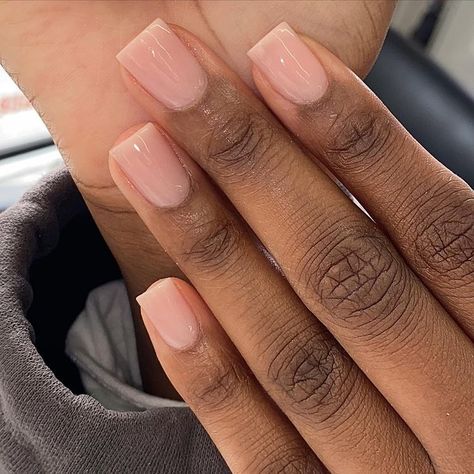 In love with this natural overlay, so cute 😍 Swipe to see clients nails before application and after!… Nail Art Design 2023, Feminine Nails, Power Nails, Natural Nails Manicure, Overlay Nails, Gel Toe Nails, Milky Nails, Gel Overlay, Work Nails