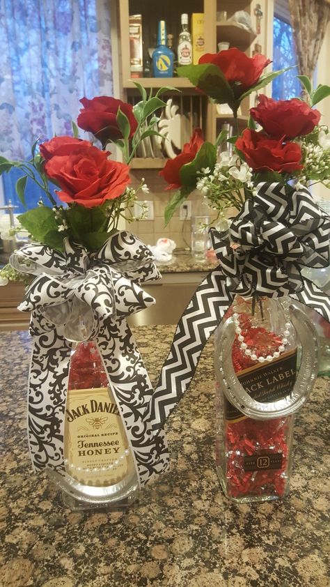 Kentucky Derby Centerpieces, Derby Decorations, Derby Gala, Kentucky Derby Decorations, Tennessee Honey, Ky Derby, Run For The Roses, Kentucky Derby Party, Churchill Downs