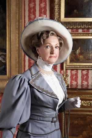 Penelope Keith as Lady Bracknell in Oscar Wilde's 'The Importance of Being Earnest' at the Vaudeville Theatre in London, 2008 Penelope Keith, Partridge In A Pear Tree, 1890s Fashion, Victorian Hats, 1800s Fashion, Theatrical Makeup, Pear Tree, Vintage Fashion Photography, Costume Drama