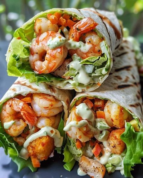 The Pioneer Woman Ree Drummond community | 🌮 Grilled Shrimp Caesar Wraps 🌮 | Facebook Grilled Chicken Wraps, Shrimp Wraps, Low Calorie Recipes Dinner, Brown Recipe, Shrimp Recipes For Dinner, Alton Brown, Pescatarian Recipes, Quick Meal, Grilled Shrimp