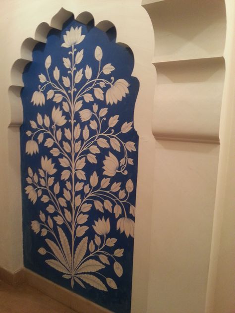 Wall Painting Indian Art, Traditional Indian Wall Art, Indian Traditional Wall Murals, Traditional Wall Painting Indian, Indian Wall Painting Ideas, Jaipur Wall Art, Indian Wall Art Painting, Traditional Wall Art Indian, Jharoka Wall Decor