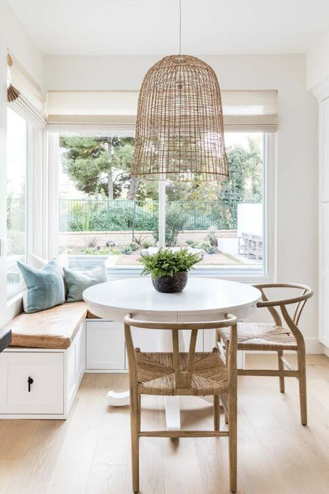 Inspiring Breakfast Nook Ideas for Casual Kitchen Dining - jane at home Modern Breakfast Nook, Kitchen Eating Areas, Pure Salt Interiors, Breakfast Nook Ideas, Casual Kitchen, Pure Salt, Nook Ideas, Kitchen Nook, Cozy Kitchen