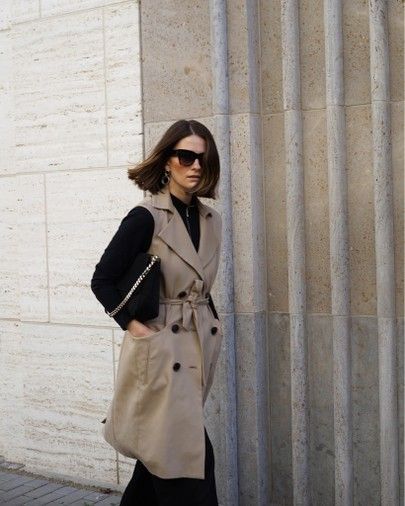 Trench Vest Outfit, Coat Vest Outfits, Sleeveless Trench Coat Outfits, Sleeveless Coat Outfit, Trench Coat Styling, Look Trench, Ootd Office, Casual Business Attire, Outfit Vest