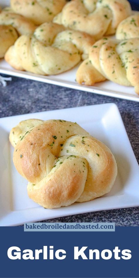 Garlic Pizza Dough Recipe Bread Machine, Bread Machine Garlic Knots, Garlic Pizza Dough Recipe, Crescent Roll Bread, Easy Bread Machine Recipes, Bread Twists, Pretzel Bites Recipes, Best Bread Machine, Garlic Knots Recipe