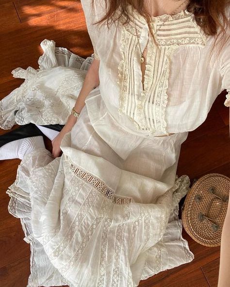 Doen Henri Top, Sasha Teperson, January 10, My Outfit, Nightgowns, Outfit Inspirationen, Pretty Dresses, Spring Summer Fashion, Pretty Outfits