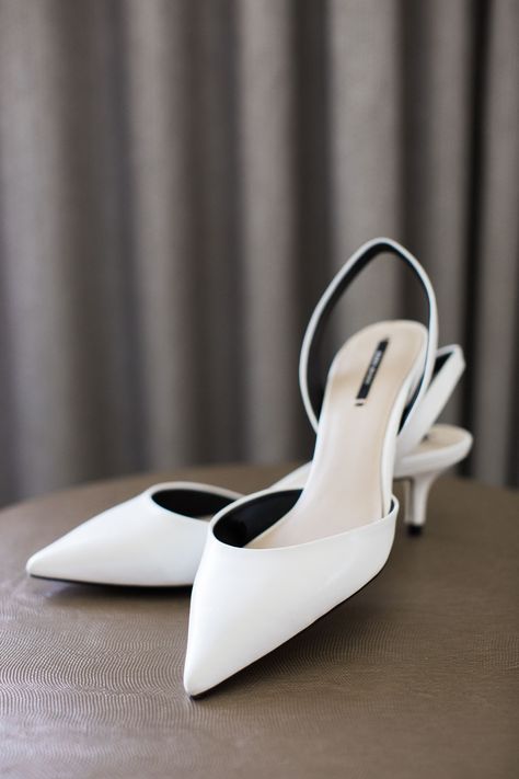 White Kitten Heels Wedding Shoes, Zara Kitten Heels, White Heels Simple, Wedding Shoes Pointed Toe, Kitten Wedding Heels, White Pointed Toe Heels, White Simple Heels, Pointed Toe Wedding Shoes, Bridal Kitten Heels