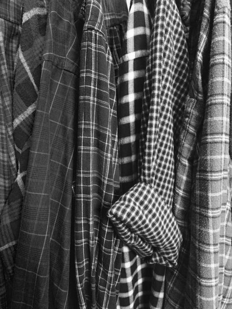 flannel Flannels Aestethic, Ricky Alvarez, Flannel Aesthetic, Grunge Flannel, Black And White Flannel, Flannel Outfits, Rachel Berry, Mad Women, White Flannel