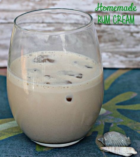 Jamaican Rum Cream Recipe, Homemade Rum, Rum Drinks Recipes, Coconut Extract, Vanilla Rum, Homemade Liquor, Liquor Recipes, Rum Cream, Rum Recipes