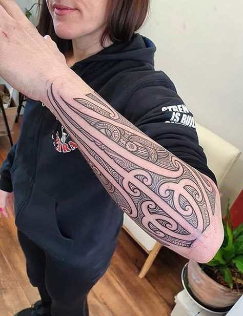 Maori Tattoo Arm, Maori Tattoo Meanings, Nikko Hurtado, Female Warrior Tattoo, Maori Culture, Maori Tattoos, Shiva Tattoo Design, Maori Patterns, Marquesan Tattoos