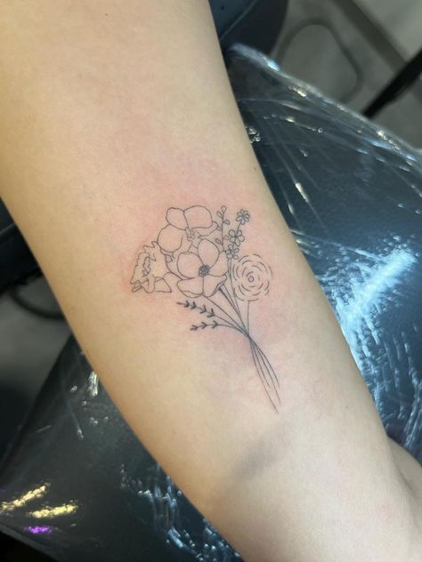 Multiple Flower Tattoo Design, Tattoo Ideas Drawn By Family, Flower Tattoos Drawn By Family, Flower Drawing Tattoo Family, Flower Bouquet Family Tattoo, Family Member Flower Tattoo, Family Drawn Flower Bouquet Tattoo, Family Draw Flowers Tattoo, Family Flower Bouquet Tattoo Placement