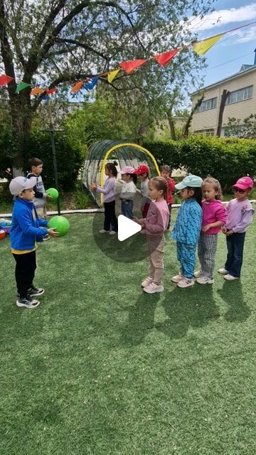 Preschool Relay Games, Relay Races For Preschoolers, Preschool Olympics Activities, Relay Races For Kids, Sports For Kids, English Games For Kids, Sports Party Games, Recess Activities, Easy Games For Kids