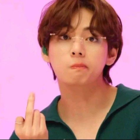 Taehyung Memeable Face, Jungkook Memeable Face, Artwork Kpop, Bts Derp Faces, Bts Emoji, J-hope Photoshoot, Bts Meme Faces, Korean Best Friends, Reaction Face