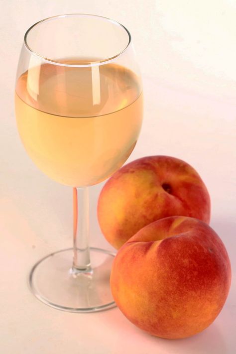 How To Make Wine At Home, Peach Wine Recipe, Mead Making, Making Wine At Home, Wine Making Recipes, Homemade Wine Recipes, Apple Wine, Peach Wine, Homemade Alcohol