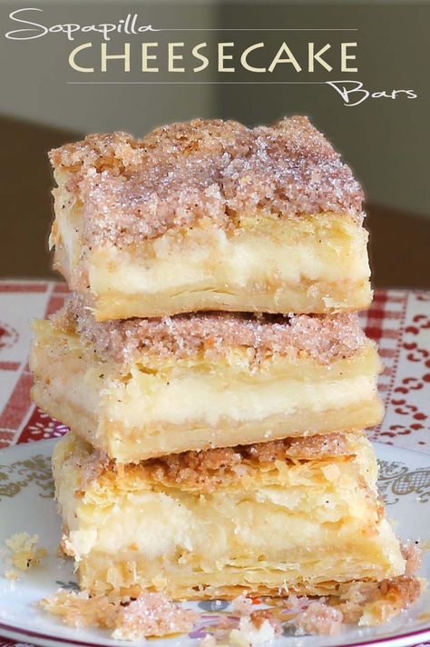 Easy Sopapilla Cheesecake Bars - Cakescottage French Pastries, Banoffee Pie, Cheesecake Bars, Pudding Recept, Sopapilla Cheesecake Bars, Mexikansk Mat, Sopapilla Cheesecake, Dessert Dips, Mexican Dessert