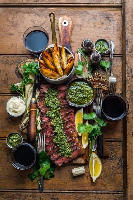 Steak And Chips, Seared Salmon Recipes, Chimichurri Sauce, Food Platters, Food Presentation, Food Plating, Beautiful Food, Salmon Recipes, Beef Recipes