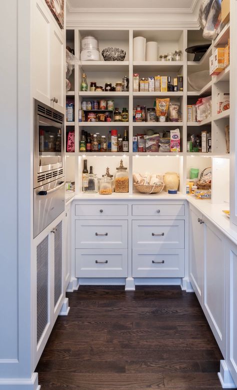 Im putting my oven in my pantry and I love this example! Desain Pantry Dapur, House Pantry, Pantry Inspiration, Farmhouse Pantry, Pantry Room, Desain Pantry, Kabinet Dapur, Butlers Pantry, Pantry Ideas