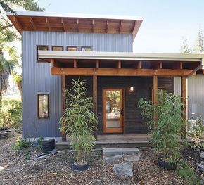 Rustic Farmhouse Exterior, Farmhouse Exterior Design, Modern Farmhouse Exterior, Casa Container, Tiny House Cabin, Farmhouse Exterior, California Homes, Small House Plans, Modern Exterior