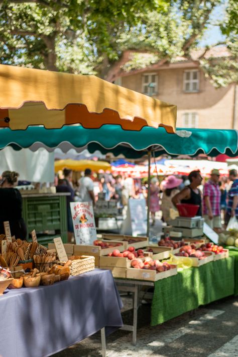 French Farmers Market Aesthetic, French Farmers Market, Provence Market, Honey Cheese, In Another Lifetime, Market Photography, Market Aesthetic, Another Lifetime, Illesteva Sunglasses