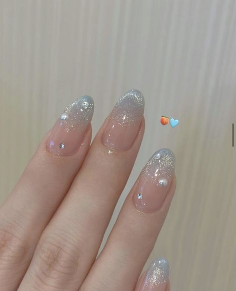 Jelly Nails Winter, Korean Nails Winter, Winter Korean Nails, Winter Nails Korean, Winter Jelly Nails, Grey Silver Nails, Korean Winter Nails, Winter Nails Silver, Almond Jelly Nails