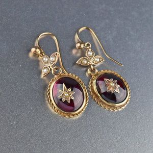 Wedding Earrings Vintage, Antique Jewellery Online, Victorian Earrings, Vintage Stud Earrings, Cabochon Earrings, Pearl Dangle Earrings, Gold Dangle Earrings, Outfits Classy, Garnet Earrings