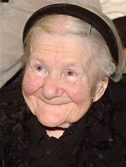 Imagine all the face and heart of Irena Sendler have seen. Old Lady Names, Irena Sendler, Very Important Person, Oh My Goddess, Burlap Sacks, Polish Women, German Women, Anne Frank, We Are The World