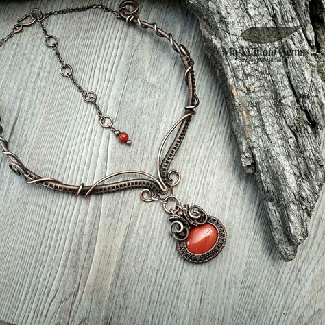 Wire Necklaces, Blood Red Color, Wire Jewelry Patterns, Wire Pendants, Elven Jewelry, Handmade Chokers, Chain And Pendant, Copper Accents, Wrap Jewelry