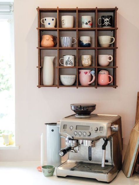 Coffee Home Decor, Coin Café, Decor Ideas Kitchen, Desain Pantry, Coffee Bar Home, Kitchen Cafe, Apartment Inspiration, Kitchen Wall Decor, Dream House Decor