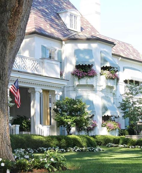 Sue De Chiara | The Zhush ® on Instagram: “Hope everyone’s enjoying a beautiful July Fourth weekend. ❤️ 💥 💙 via @southernhomemag  . . . . .  #dreamhome #architecture #ighomes…” Hydrangea Trees, Lots Of Windows, The Enchanted Home, Enchanted Home, Southern Homes, Southern Home, Window Boxes, Great House, Pretty House