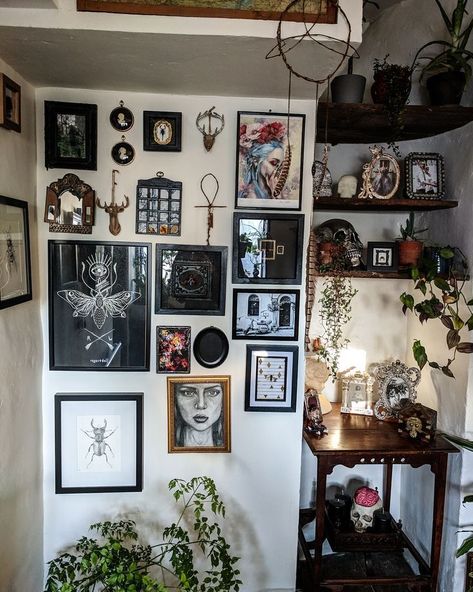 #gothic #goth #gothroom #aesthetic #gothaesthetic #trendy #posters #picturewall #photowall Diy Pendulum, Gallery Wall Spacing, Room Nature, Gothic Theme, Gothic Bedroom, Pagan Decor, Boho Decoration, Moody Bedroom, Witchy Home Decor