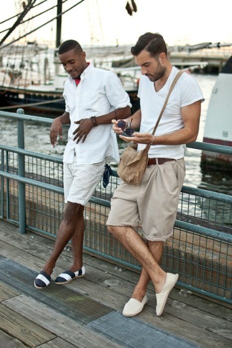 Why can't I make summer work for me? Espadrilles Outfits, Espadrilles Outfit, Mens Fashion Summer Outfits, Espadrilles Men, Herren Outfit, Well Dressed Men, Khaki Shorts, Mens Fashion Summer, Mens Street Style