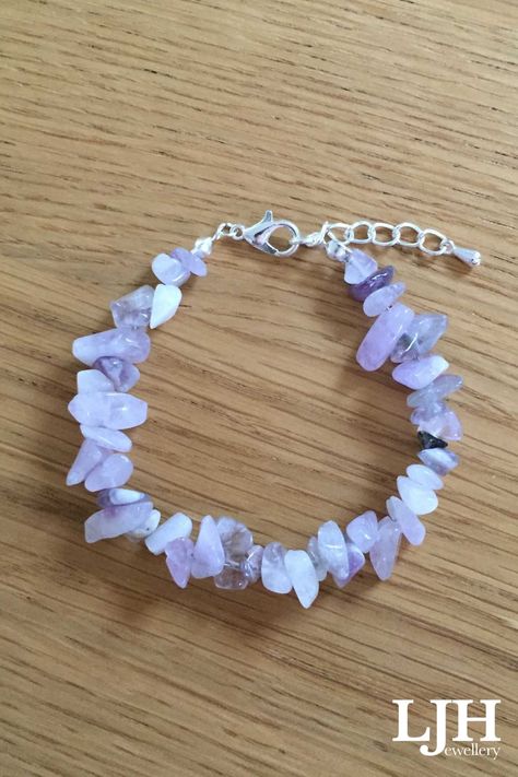 Handmade Amethyst Agate Gemstone Chip Bracelet Jewelry Handmade Ideas, Beads Craft Kids, Indie Bracelets, Gemstone Chips Bracelet, Diy Wire Jewelry Rings, Handmade Crystal Necklace, Chip Bracelet, Beads Craft Jewelry, Chain Making