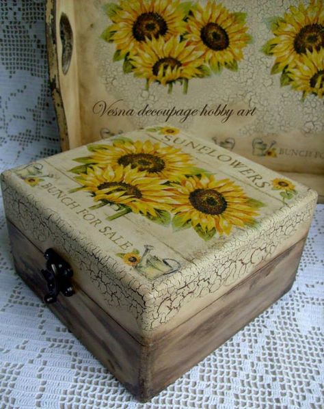 Boyfriend Gift Basket, Handmade Gifts For Boyfriend, Decoupage Wood, Decoupage Tray, Decoupage Diy, Decoupage Furniture, Decoupage Box, Decoupage Art, Altered Boxes