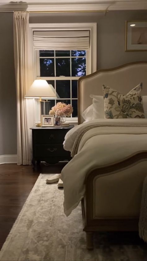 Nancy Meyers, Casa Vintage, Traditional Bedroom, Bedroom Refresh, Dream House Interior, Room Inspiration Bedroom, Dream House Decor, Beautiful Bedrooms, My New Room