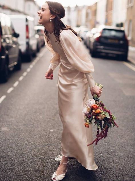 Elegant Whimsical Wedding Dress, Parisian Wedding Dress, London Wedding Dress, City Wedding Dress, Anna Campbell Bridal, Wedding Dresses London, Baju Kahwin, Mode Prints, 사진 촬영 포즈