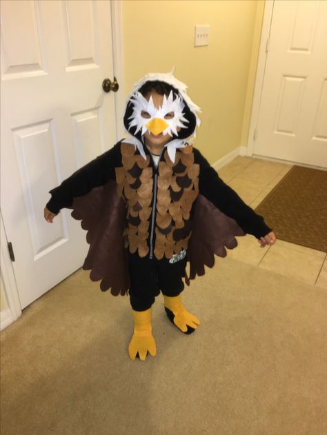 Bald Eagle Costume, Costumes Couples Halloween, Halloween Costumes Group, Eagle Costume, Couples Halloween Costumes, 90s Halloween Costumes, Top Halloween Costumes, Owl Costume, Fairy Halloween Costumes