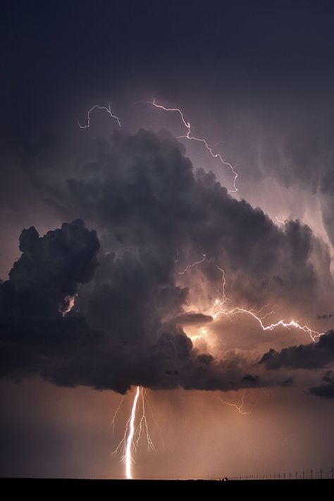 storm cloud and lightning Lightning Pictures, Storm Tattoo, Storm Photography, Wild Weather, Clouds Photography, Thunder And Lightning, Lightning Storm, Drawing Simple, Stormy Weather