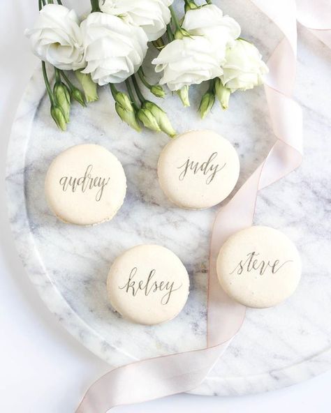 Wedding favor idea - personalized macarons with names Personalized Macarons, California Winter Wedding, Classic Wedding Stationery, Chocolate Packaging Design, Bridal Tea Party, Wedding Name Cards, Custom Wedding Stationery, Bridal Tea, Wedding Inside